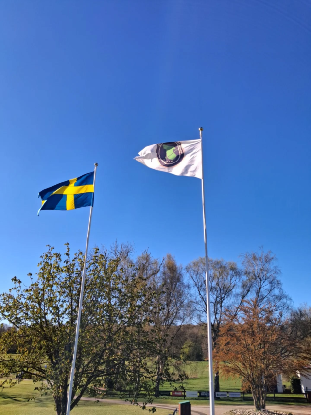 Boka din tid inför nästa vecka redan nu!!Passa även på att göra en liten grej av det och ta lunch i våran restaurang kombinerat med en runda airhockey, shuffleboard, dart eller biljard och avsluta med en härlig golfrunda (med golfbil såklart! För vem vill egentligen gå upp för backen på hål 7 eller mellan 11 och 12?) 💚💚